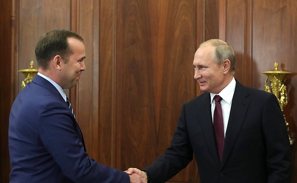 Вадим Шумков (слева) и Владимир Путин