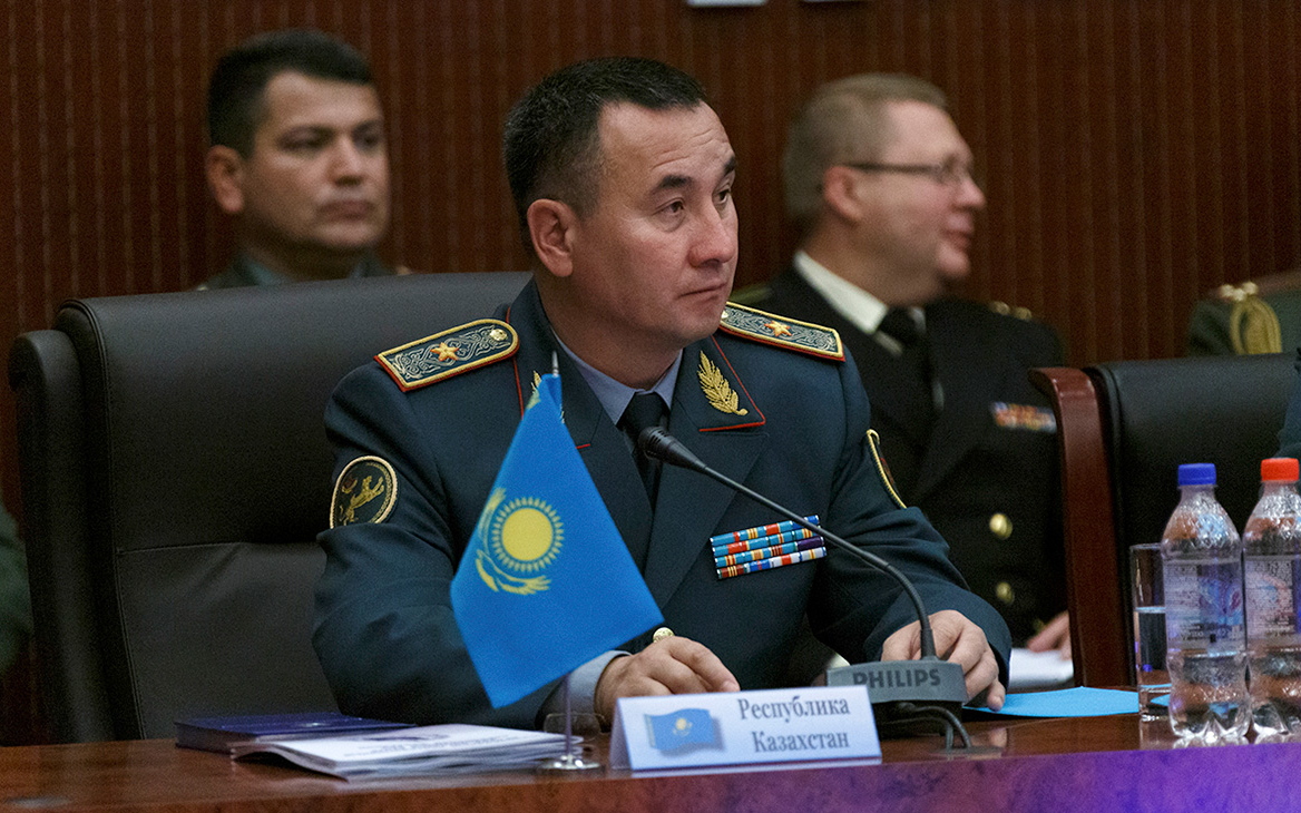 Против экс-главы Минобороны Казахстана завели дело о бездействии