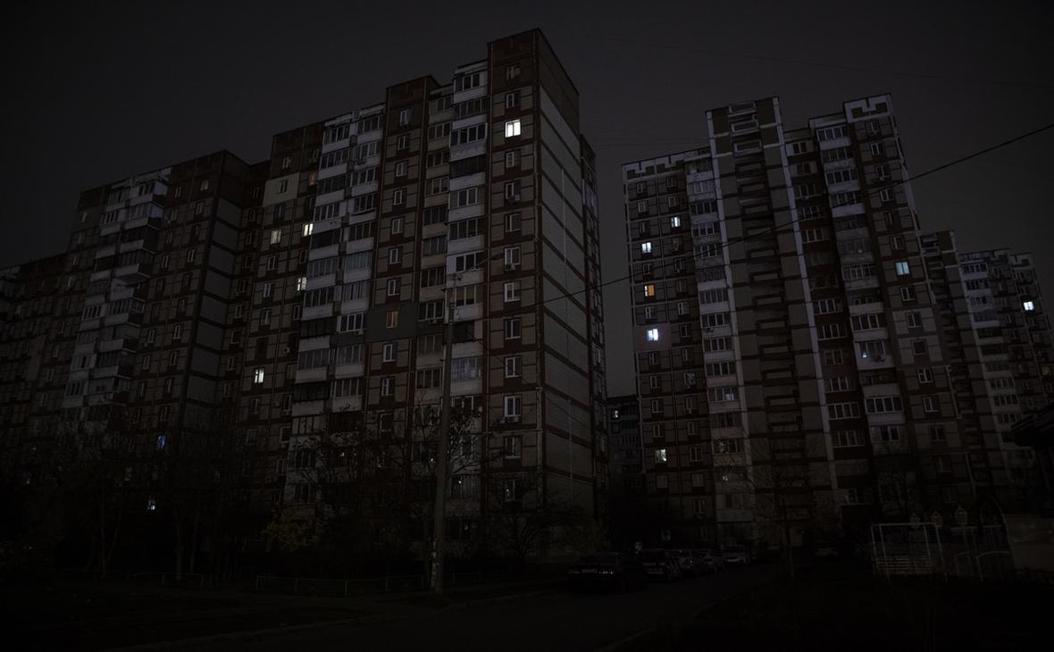 Зеленский заявил о тяжелой ситуации с электроснабжением в Киеве и области"/>













