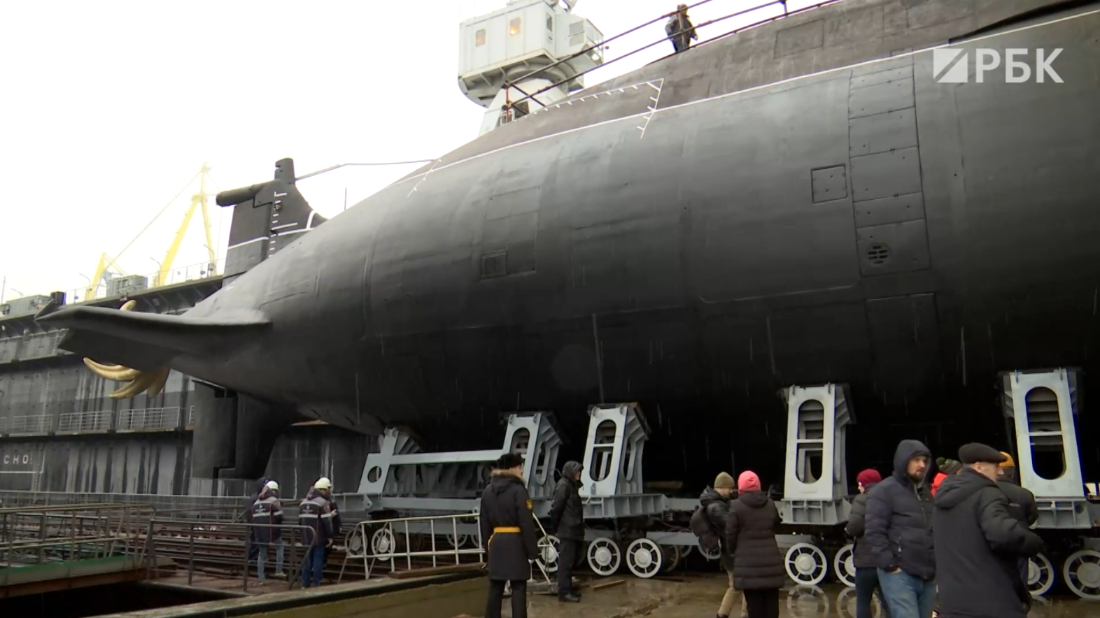 Подводную лодку «Великие Луки» спустили на воду в Петербурге