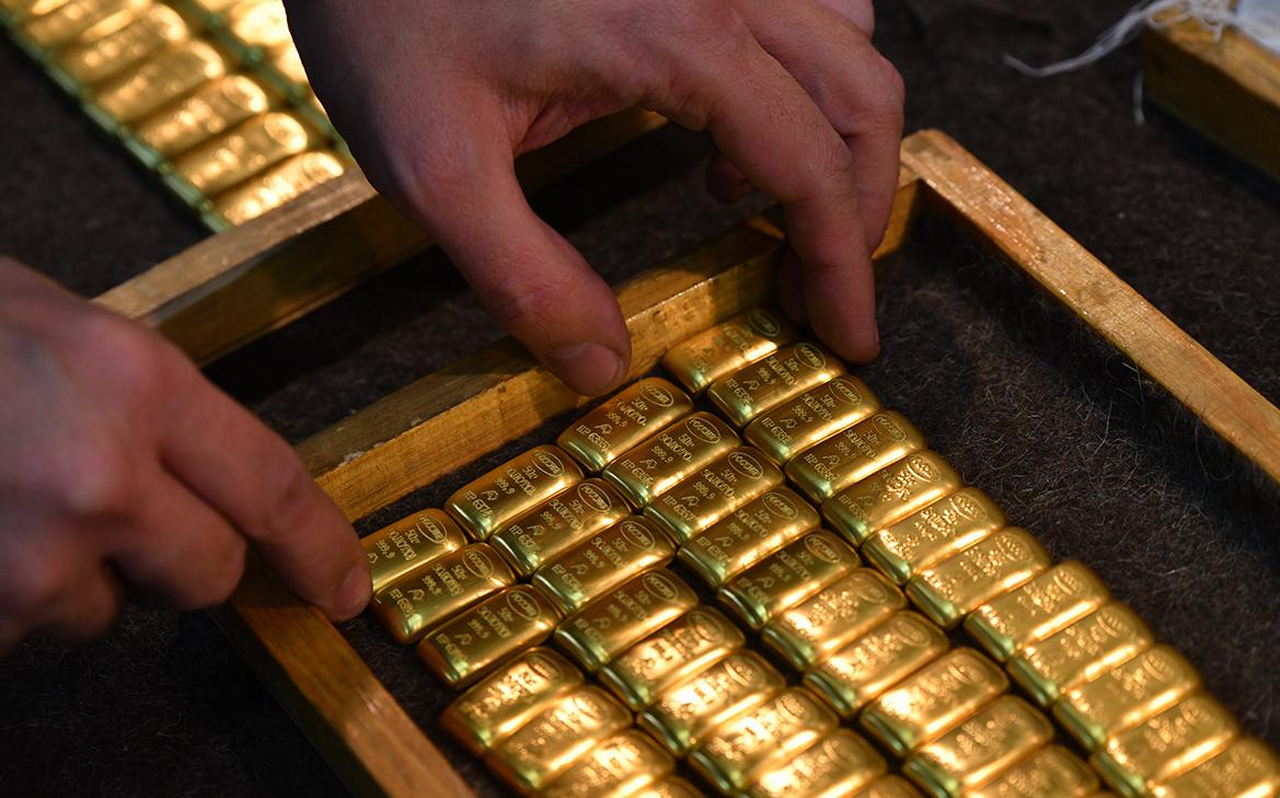Минфин вернется к покупке золота и валюты в рамках бюджетного правила