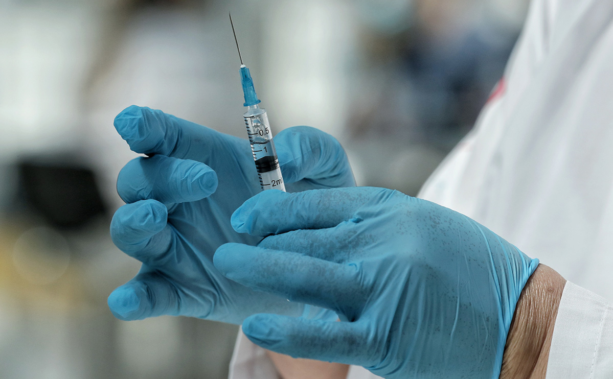 Мурашко назвал сроки публикации данных об исследовании российских вакцин
