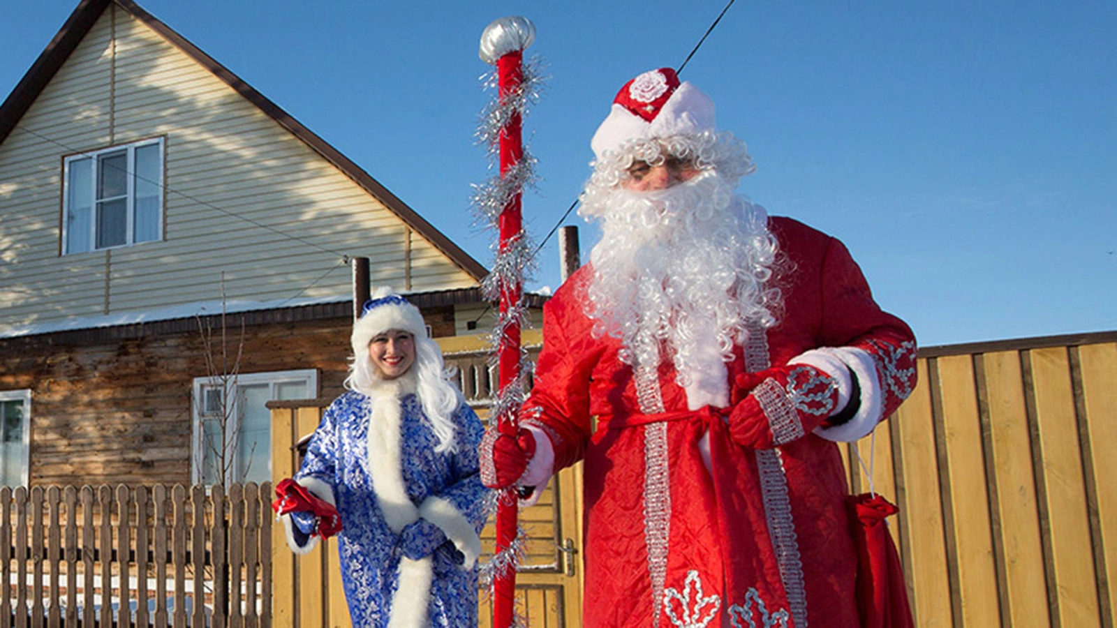 Дедушка Мороз и Снегурочка идут в гости: новогодний бизнес на поздравлениях