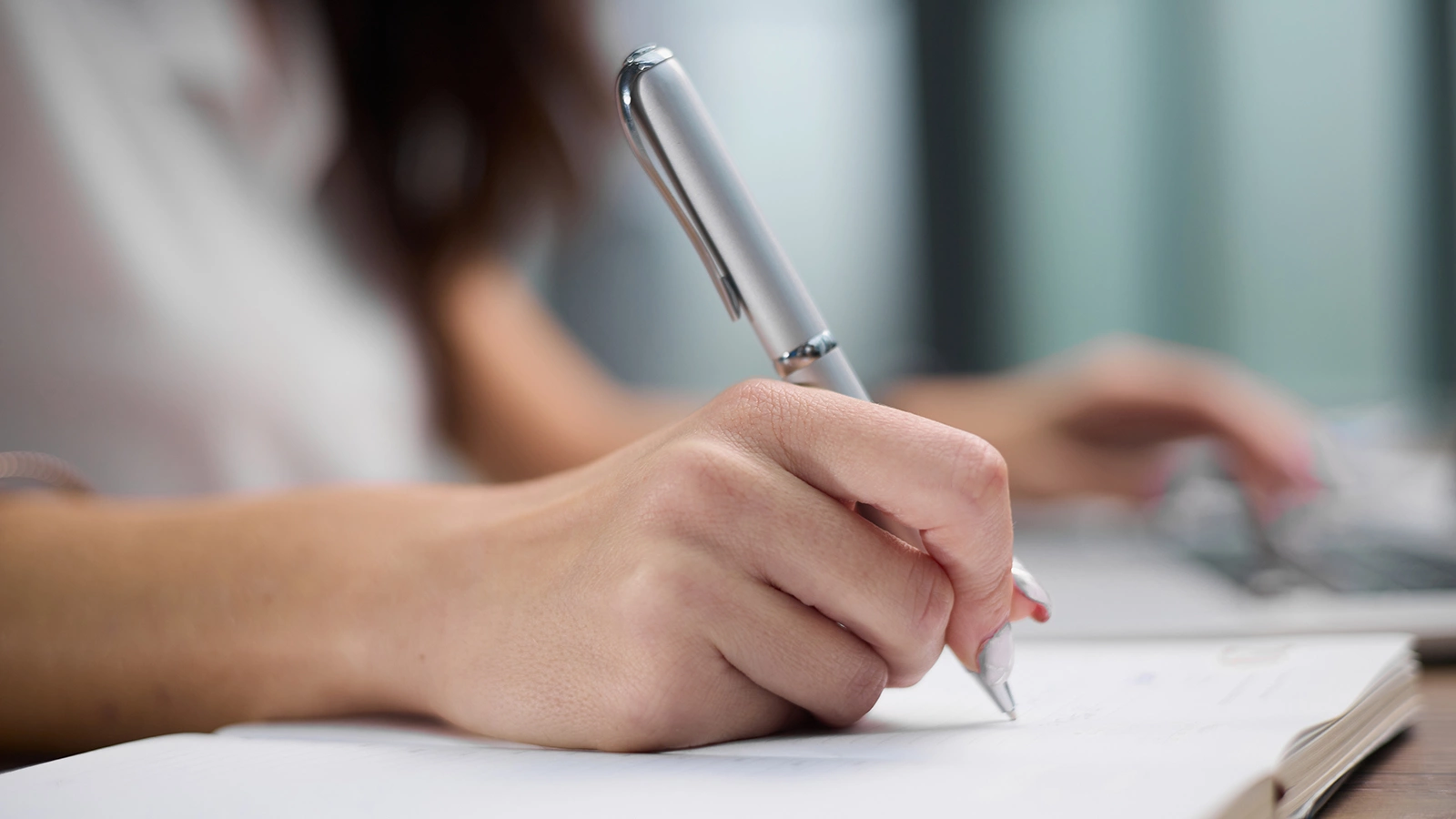 Отмечается, что зарегистрировано уже минимум 90 новых слов, однако ожидается еще около 200 неологизмов до конца 2025 года