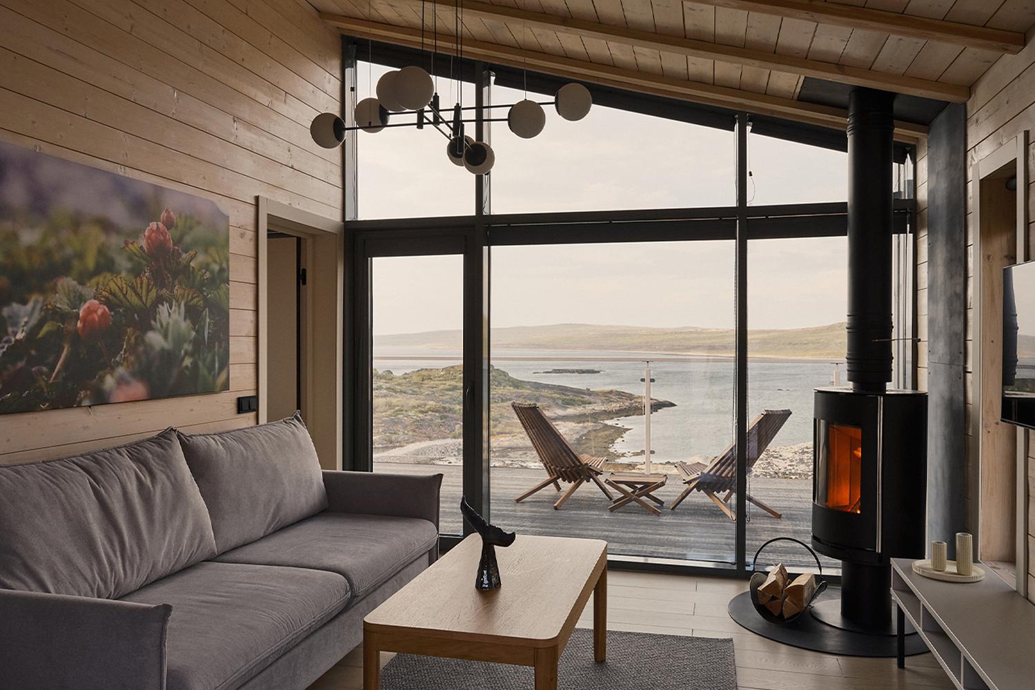 Внутри коттеджа