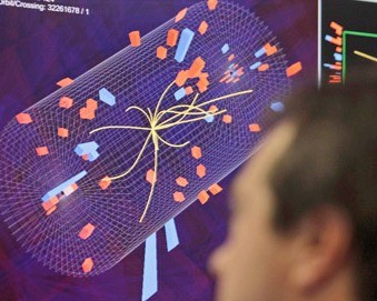 Адронный коллайдер помог ученым обнаружить бозон Хиггса