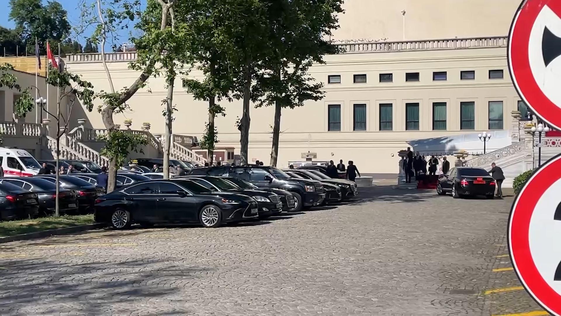 Турецкая делегация покинула место переговоров Украины и России. Видео