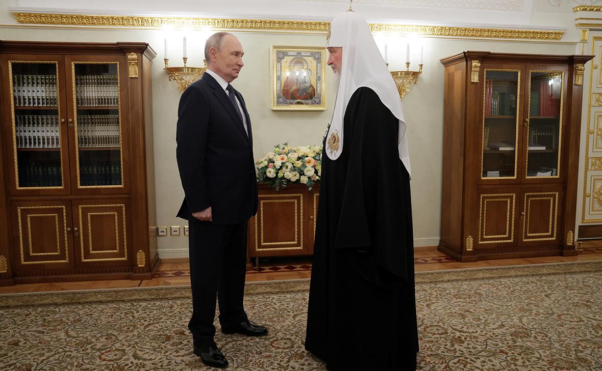 Putin bo osebno čestital patriarhu Kirilu za rojstni dan