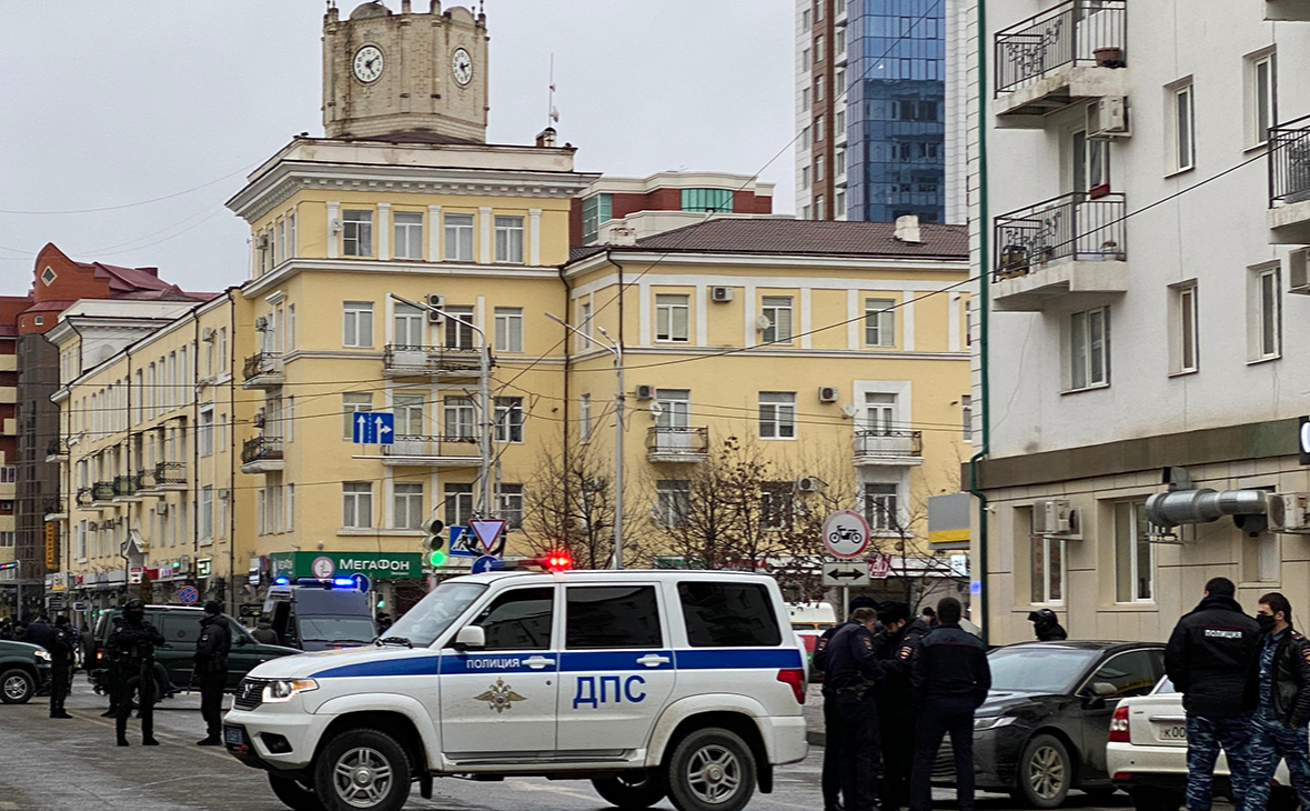 Место нападения на полицейских в Грозном