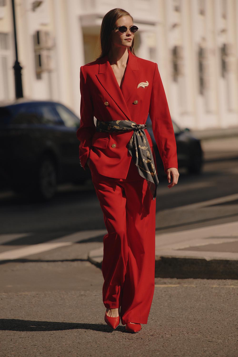 Коллаборация бренда «Хохлома» с дизайнером Аленой Ахмадуллиной