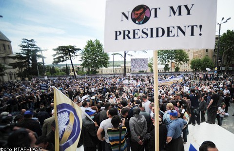 Спецслужбы силой разогнали митинг оппозиции в центре Тбилиси