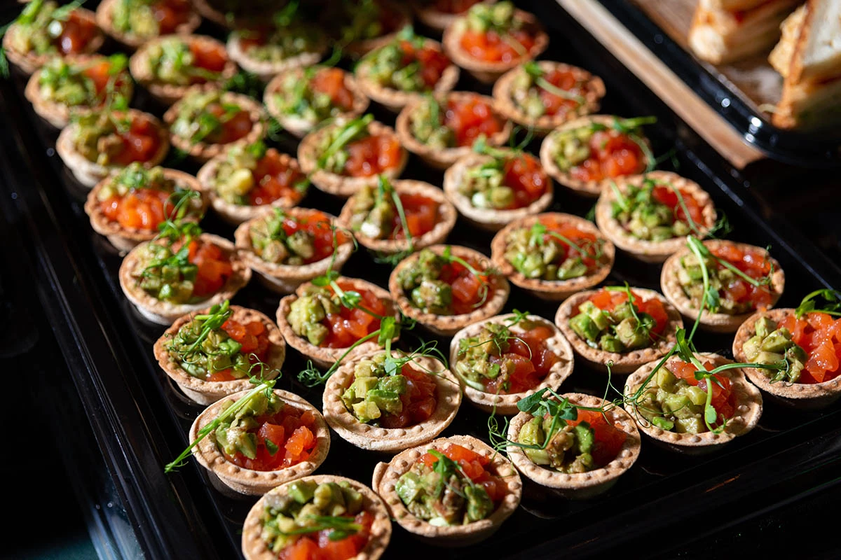 Тарталетки со свежими овощами