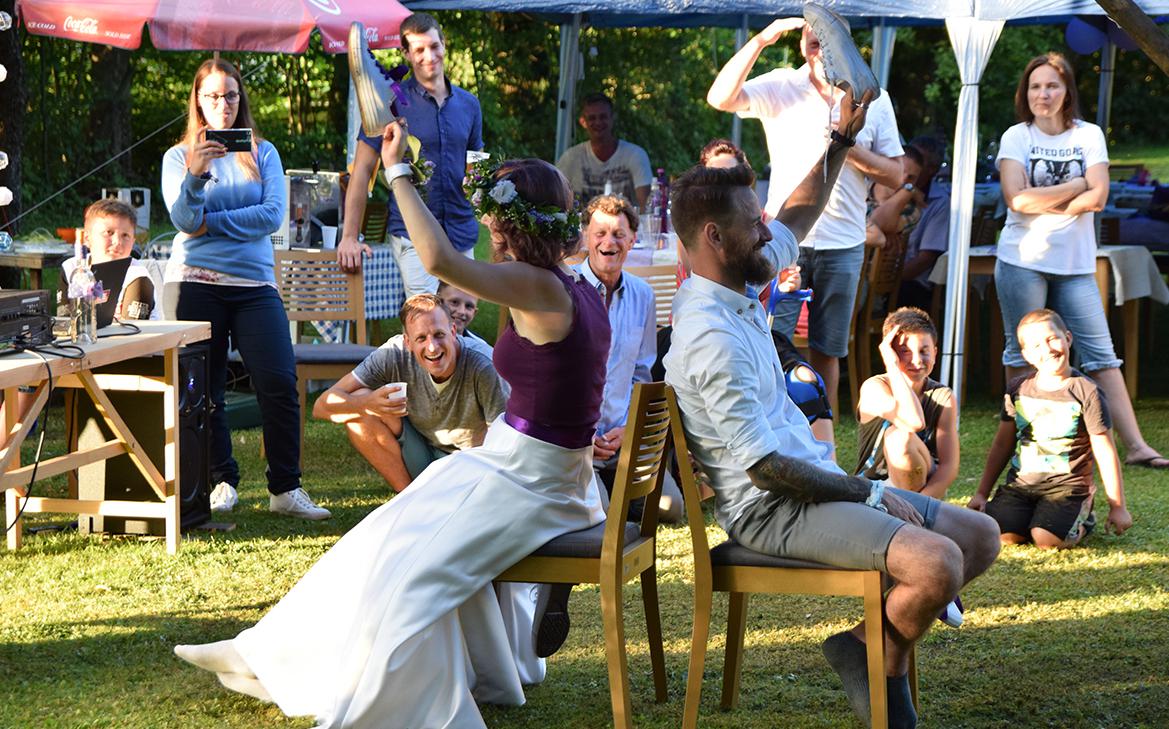 NYT рассказала о росте интереса к играм на свадьбах в США