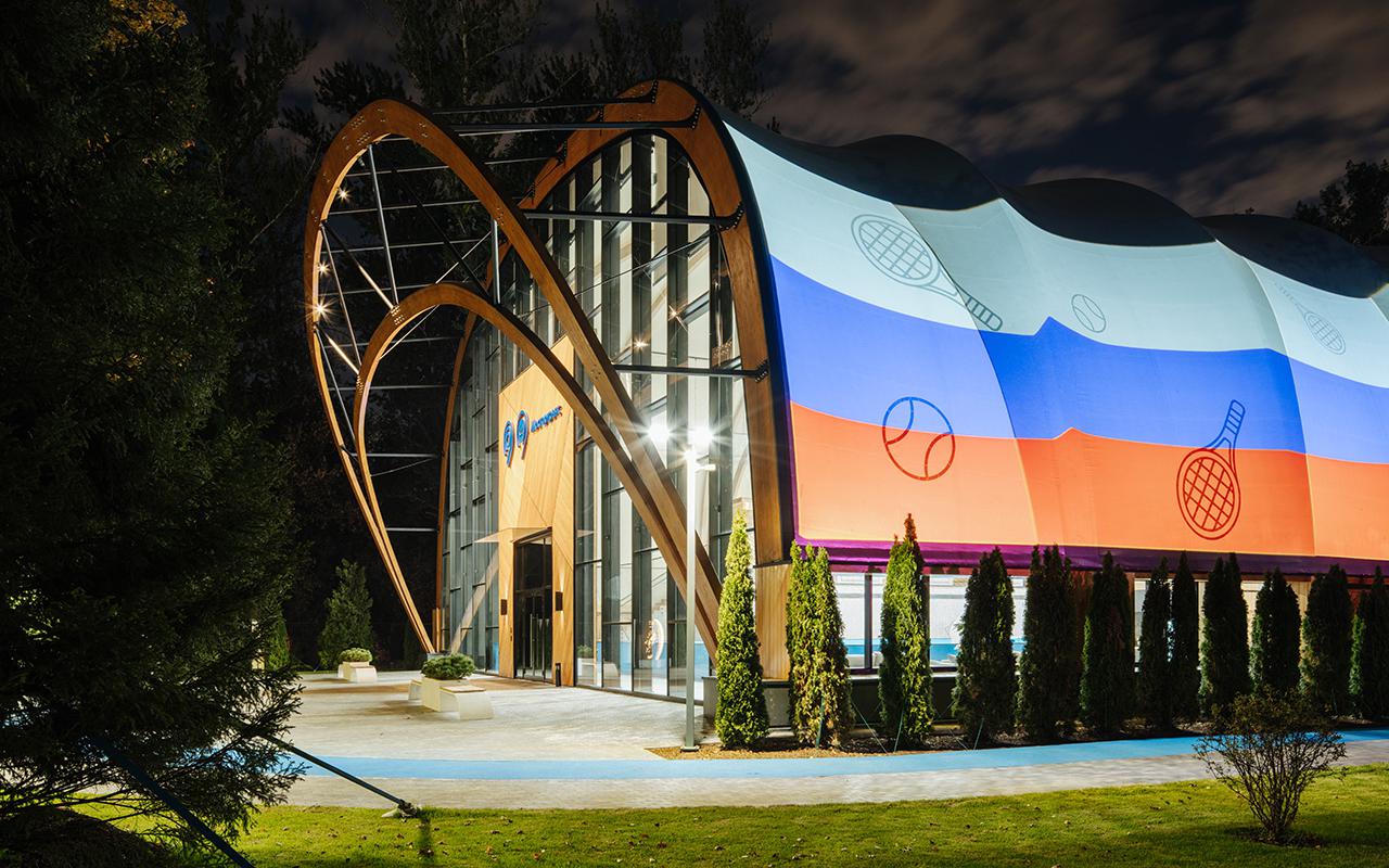 Деревянный теннисный корт, созданный компанией &laquo;Смарт Вуд&raquo; по заказу государственного унитарного предприятия &laquo;Мосгортранс&raquo;