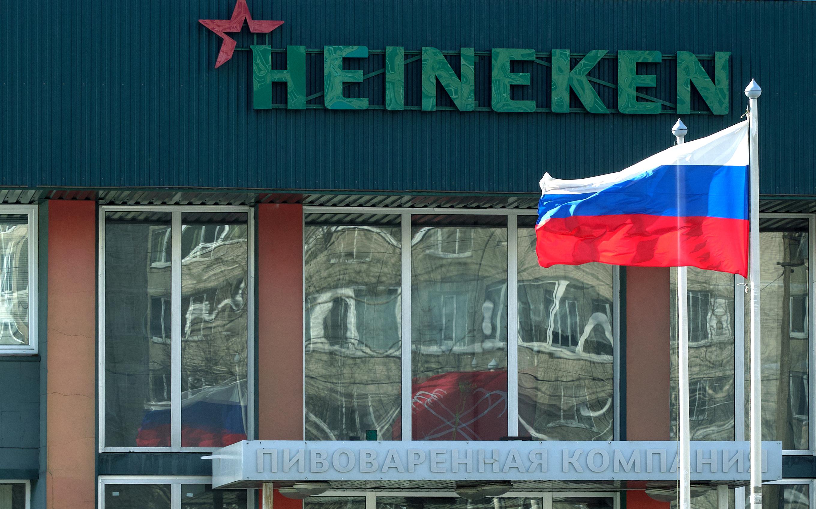 «Коммерсантъ» узнал о планах Heineken выпустить конкурента Coca-Cola