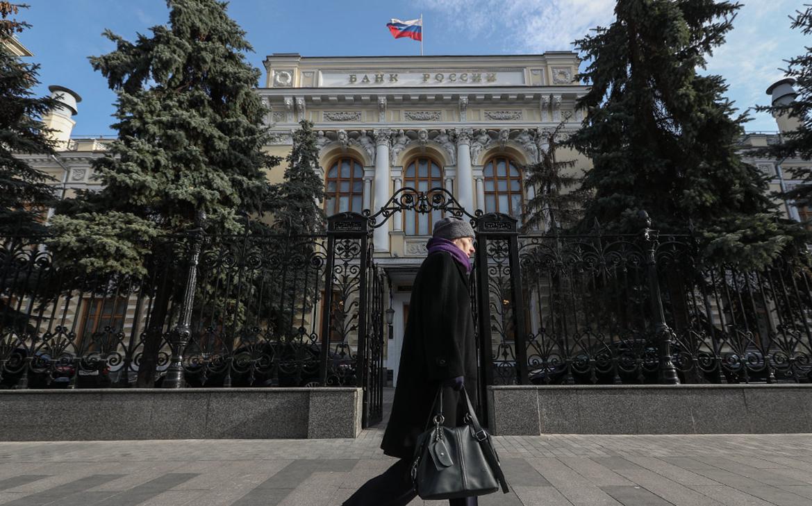 «Спрос на свободу». Как ЦБ и банки разошлись во взглядах на криптовалюту