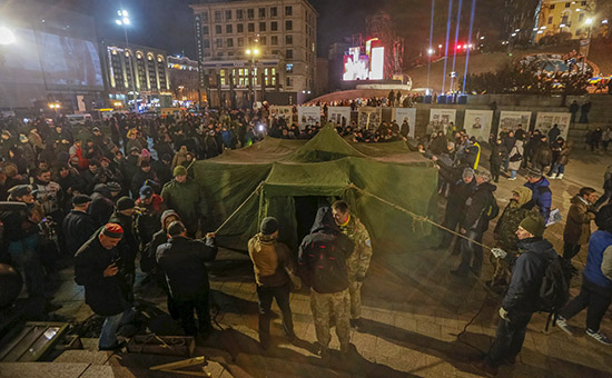 Участники мероприятий начали устанавливать палатки на&nbsp;Майдане