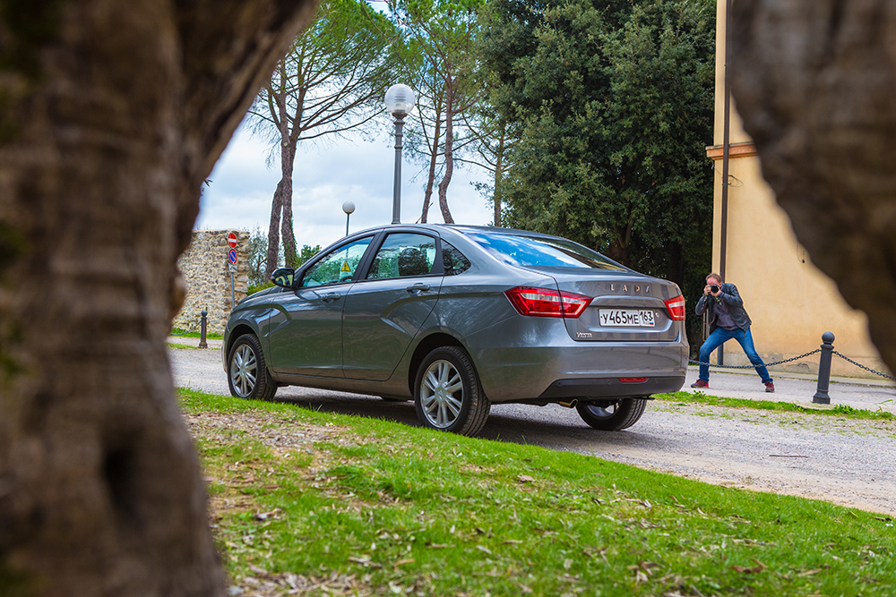 ВАЗ-эффект. Тест-драйв Lada Vesta в Европе