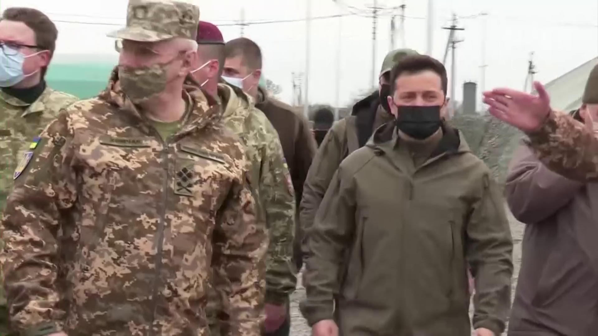 Зеленский посетил украинские войска на границе с Крымом. Видео