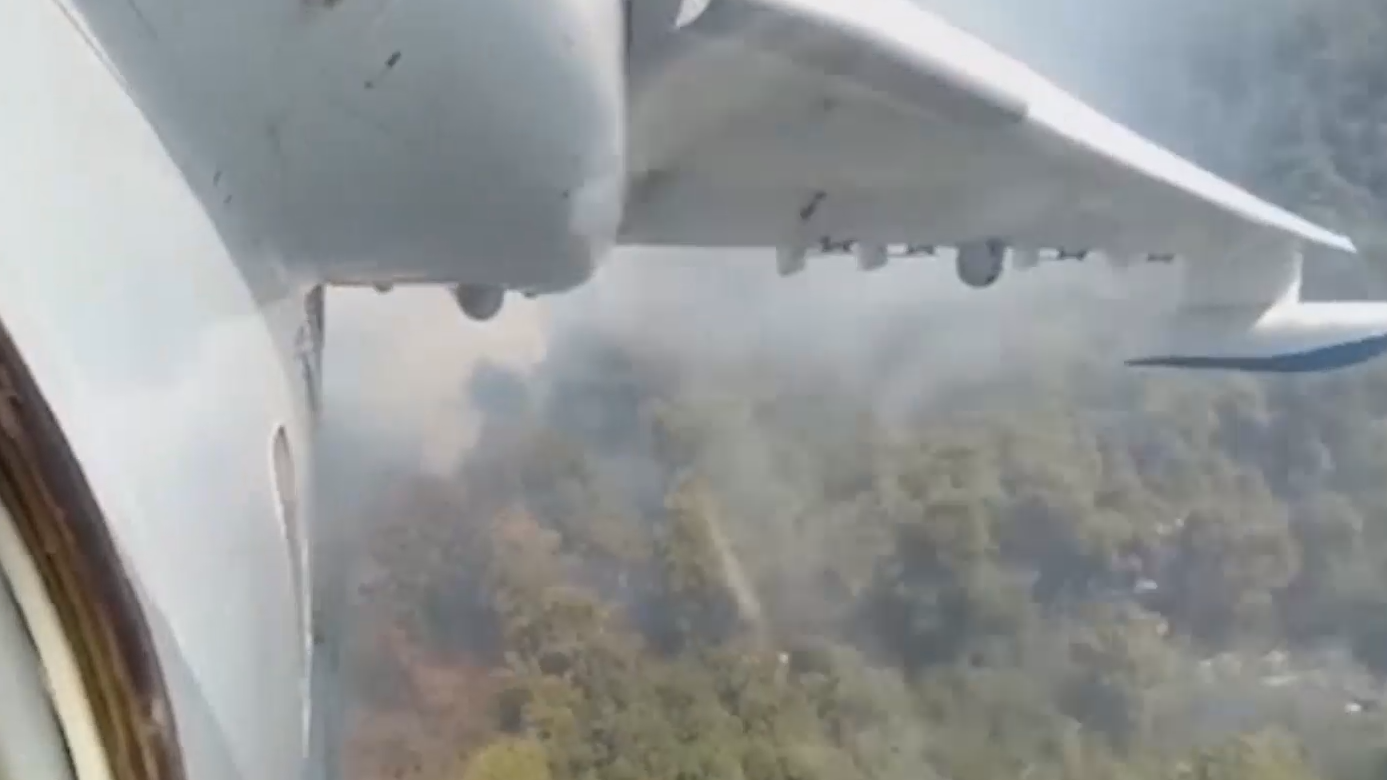 Как российские самолеты тушат в Турции лесные пожары. Видео