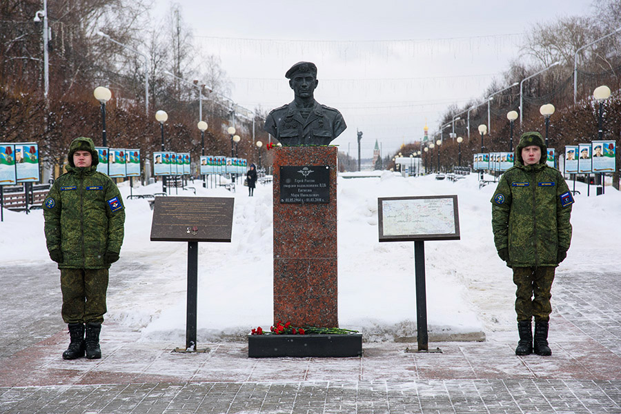 Бюст&nbsp;подполковника Марка Евтюхина&nbsp;в&nbsp;Йошкар-Оле