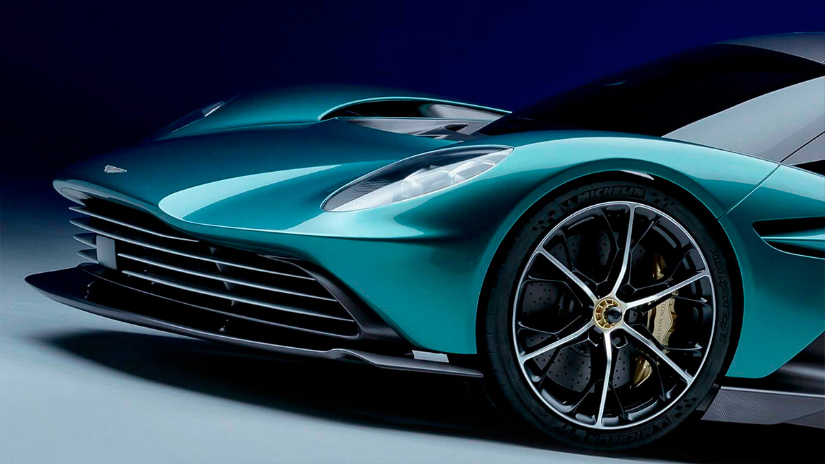 Aston Martin представил 950-сильный гиперкар Valhalla