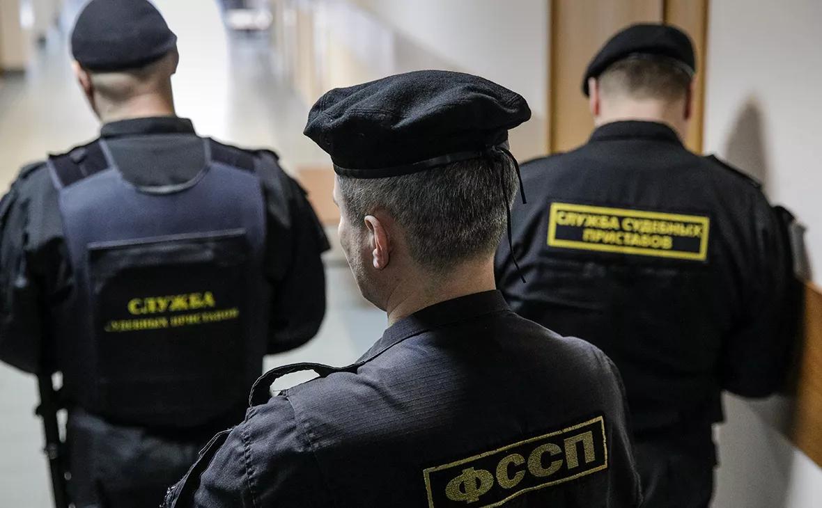 Коллекторы в кризис стали чаще взыскивать долги россиян через суд