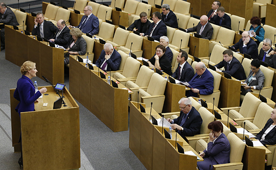 Председатель комитета по безопасности Ирина Яровая (слева) на пленарном заседании Госдумы РФ. Архивное фото