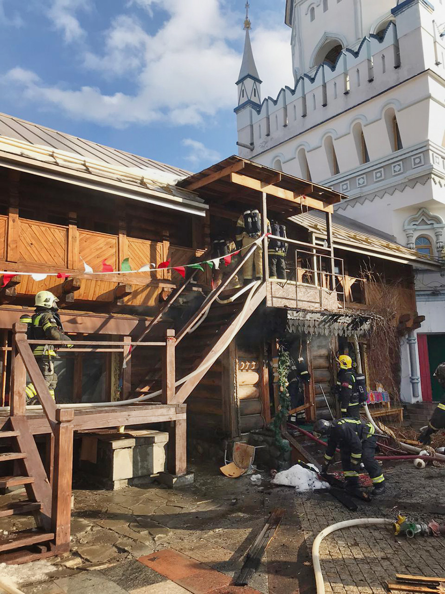 В Москве на территории Измайловского кремля произошел пожар