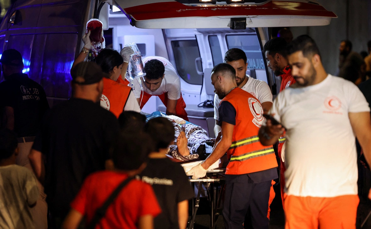 Mohamed Azakir / Reuters