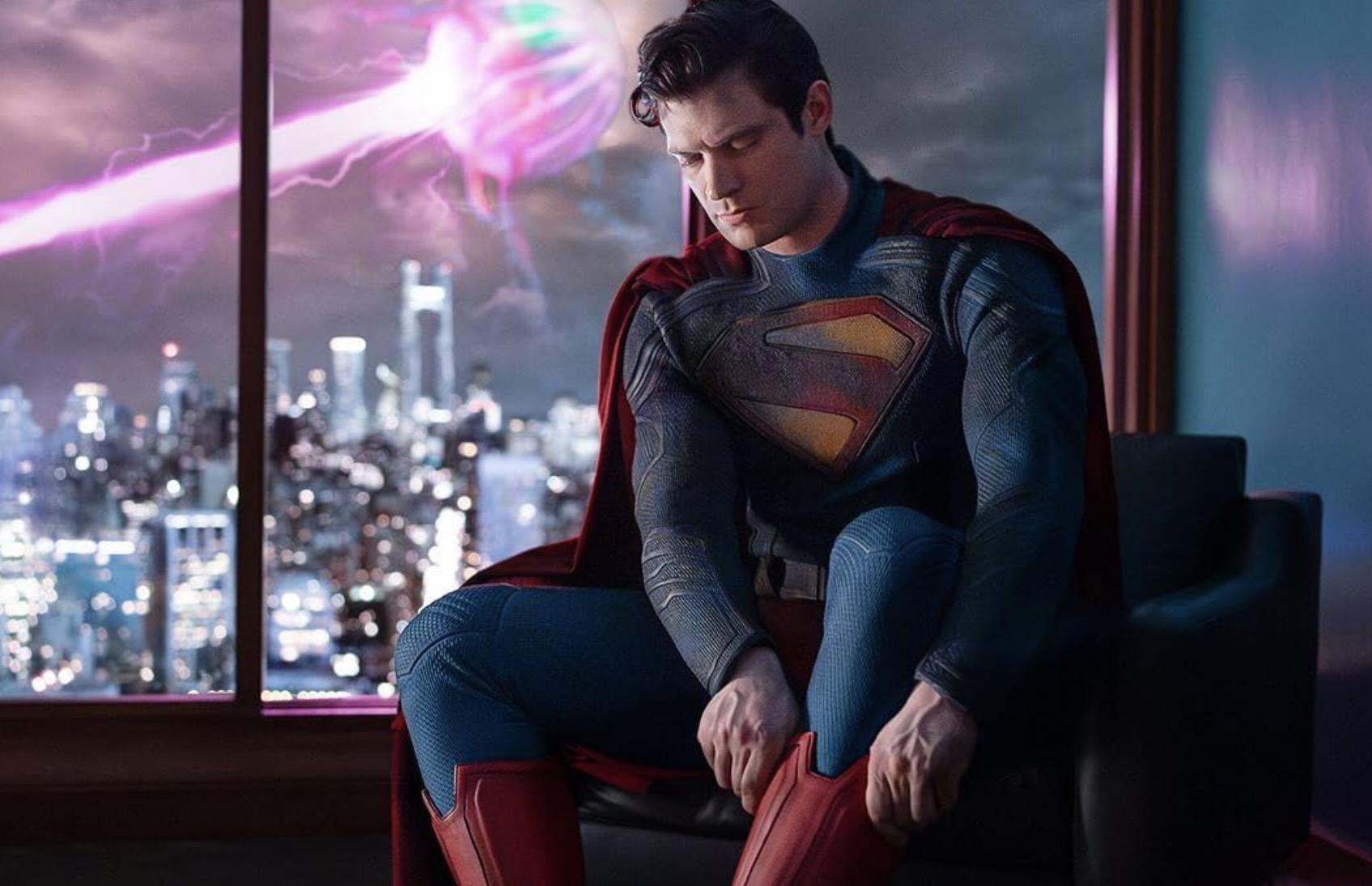 Дэвид Коренсвет в роли Супермена в фильме Джеймса Ганна