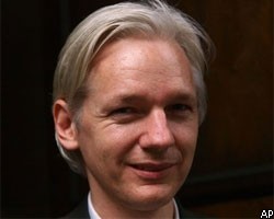 Основателю сайта WikiLeaks разрешено покинуть Швецию