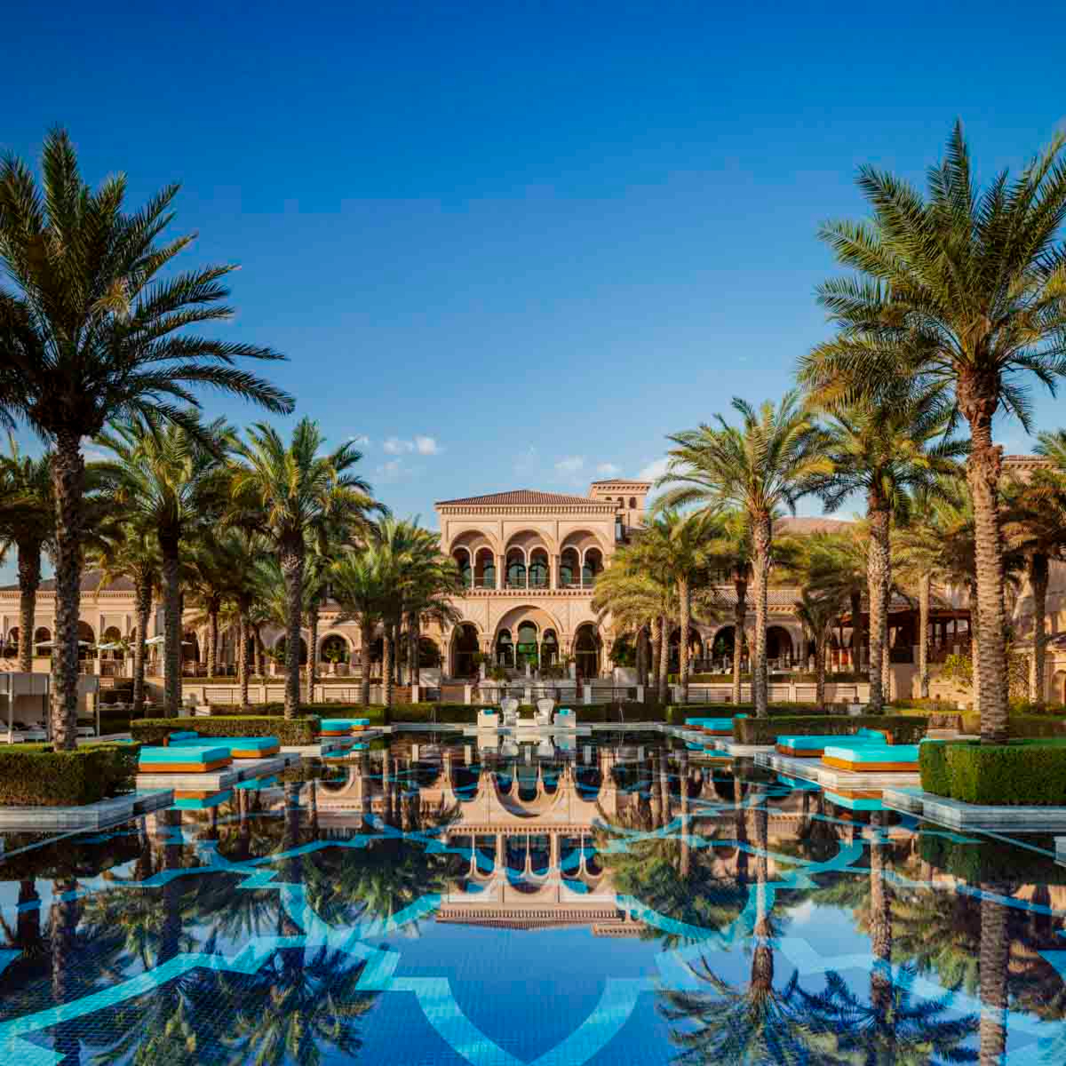 Отель и центральный бассейн One&amp;Only The Palm (Дубай)