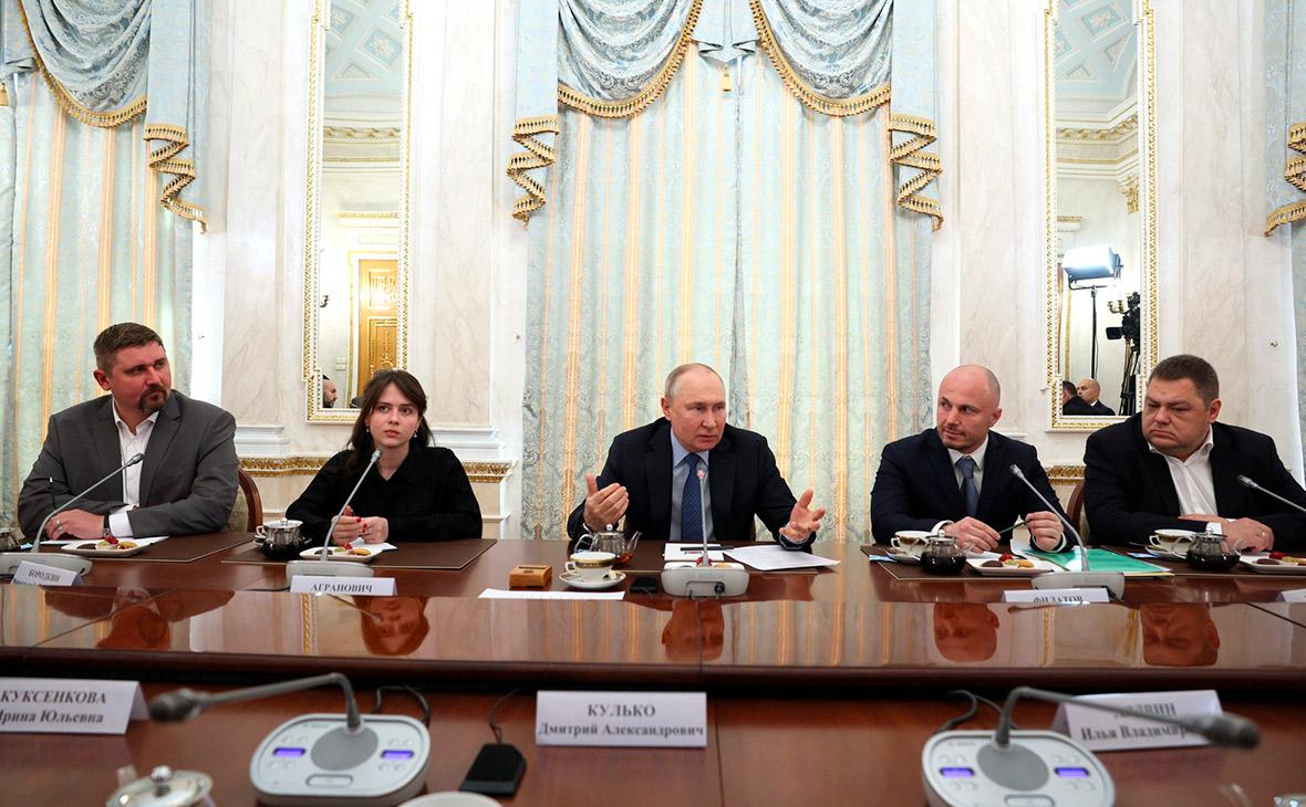 Владимир Путин на встрече с военкорами