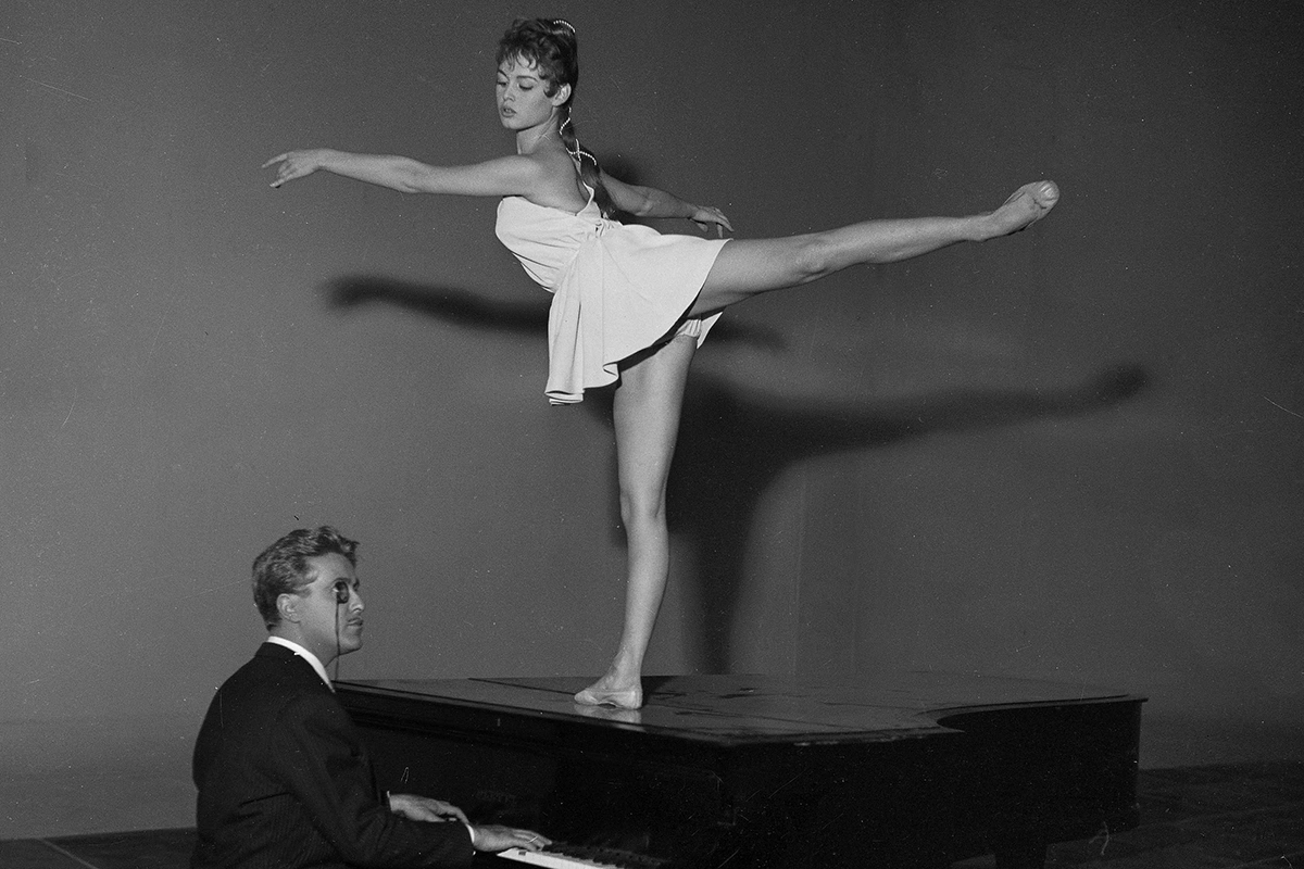 Брижит Бардо, 1954 год