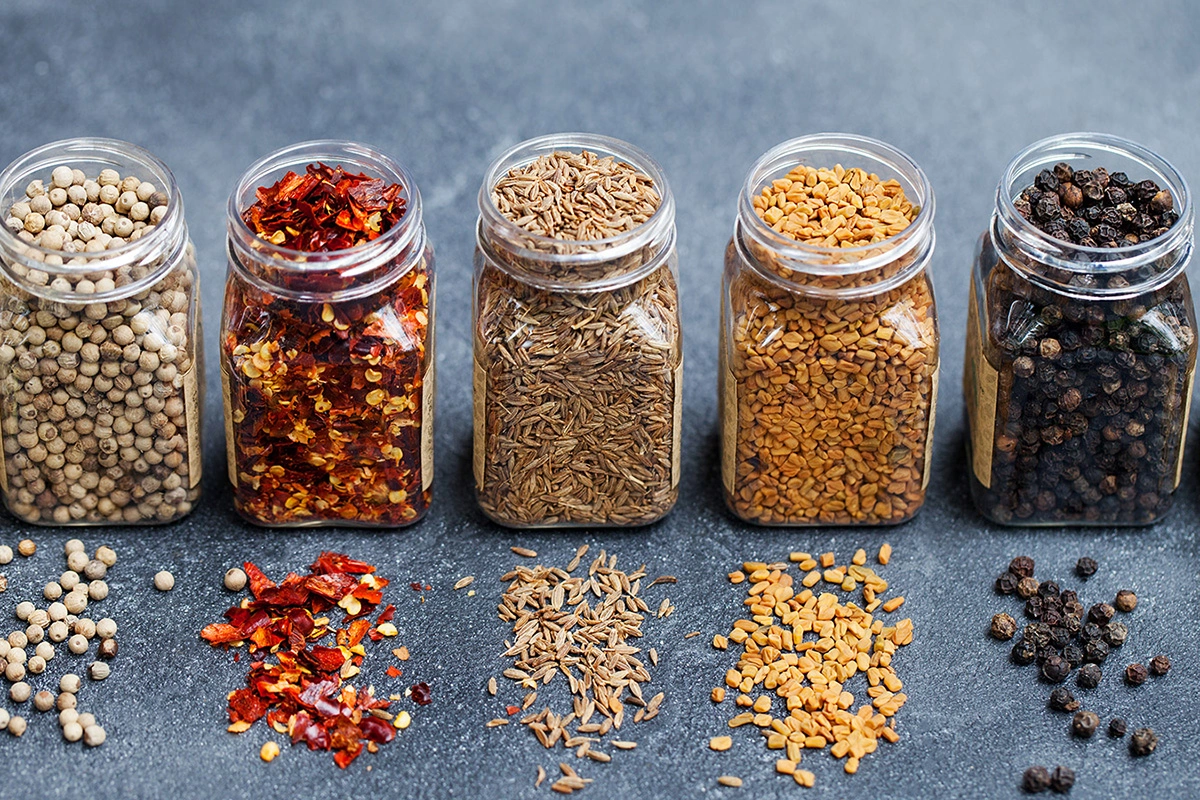 Набор стеклянных баночек для специй
