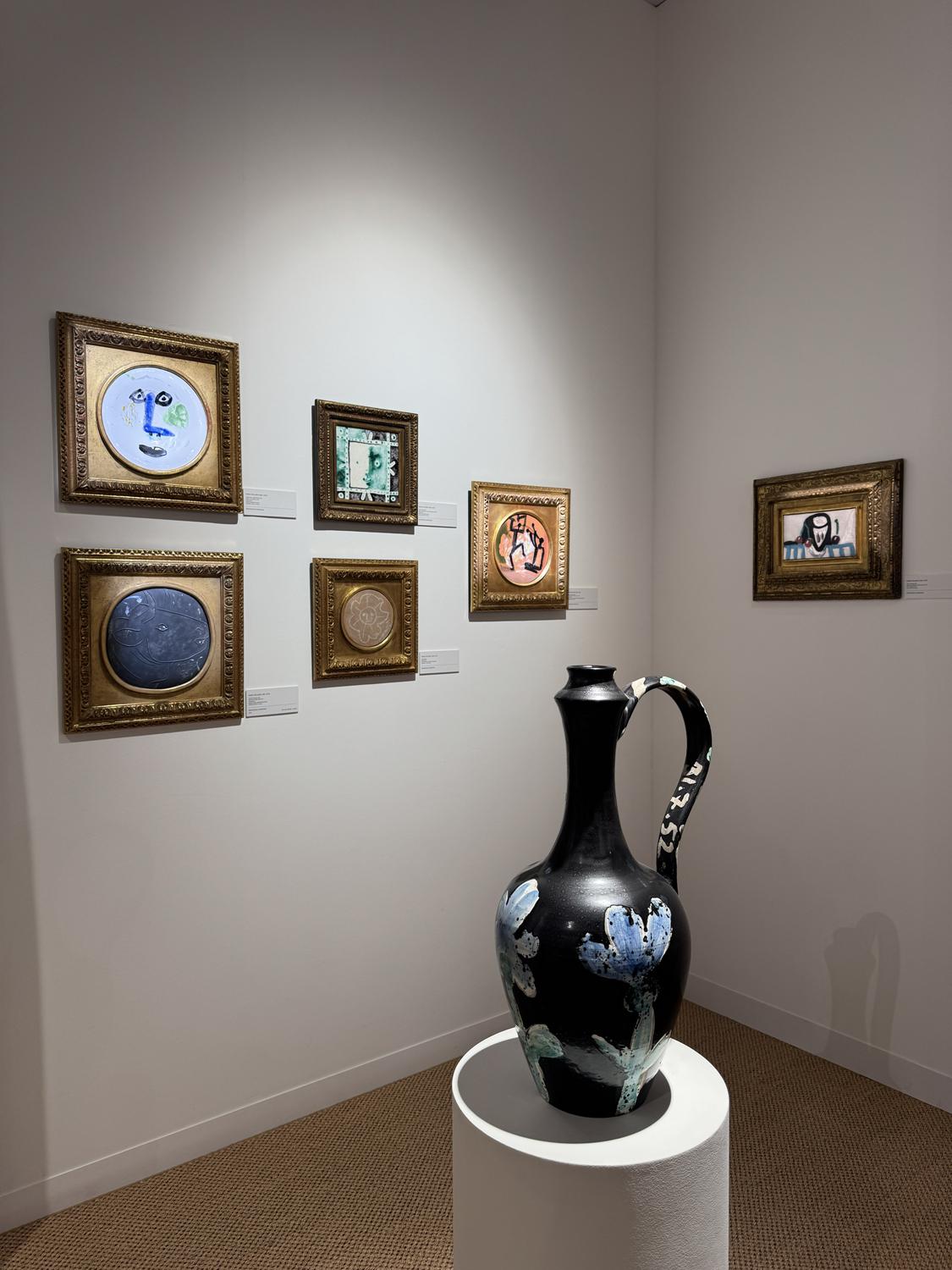 Экпозиция арт-ярмарки Abu Dhabi Art