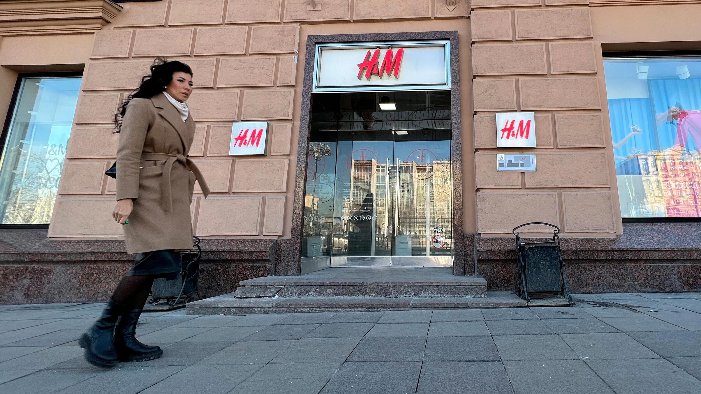 Магазин одежды H&M на Тверской улице в Москве