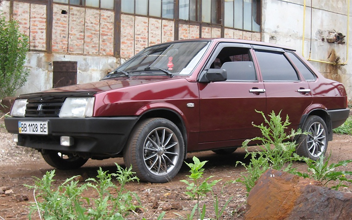 ВАЗ-21099