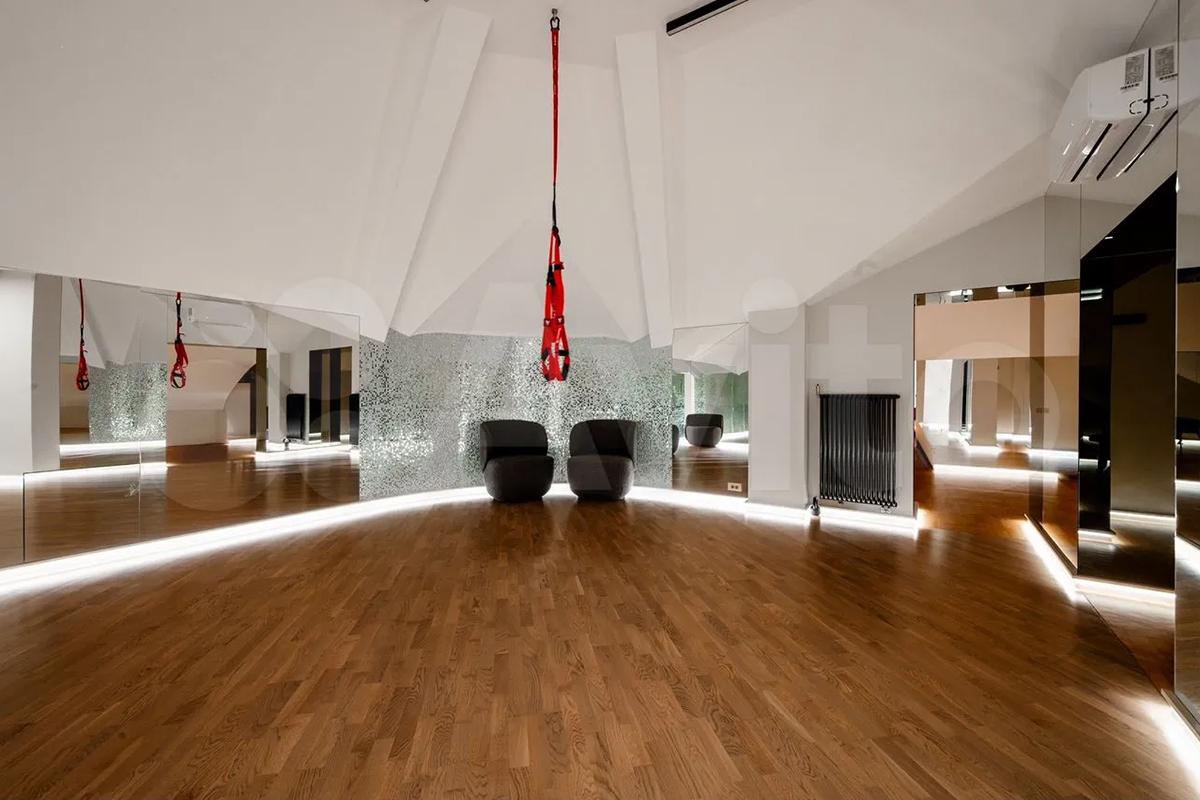 Как выглядят самые дорогие продающиеся в мегаполисах России дома