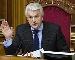 Верховная Рада Украины вотумом доверия "приковала" В.Литвина к креслу спикера