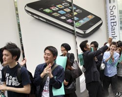 Толпы японцев осадили магазины в надежде купить iPhone 3G