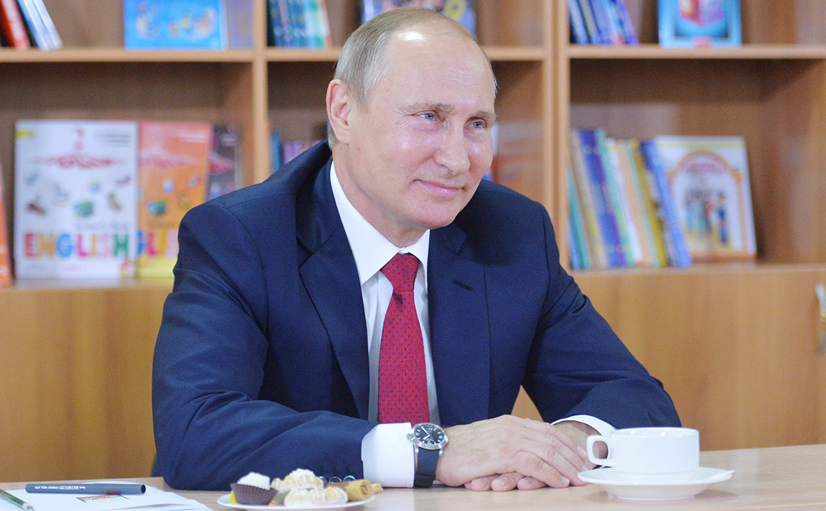 Владимир Путин во время встречи с учениками в День знаний. 2016 год