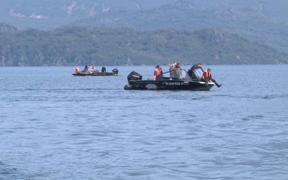 На Камчатке подняли со дна озера тела всех погибших при крушении Ми-8