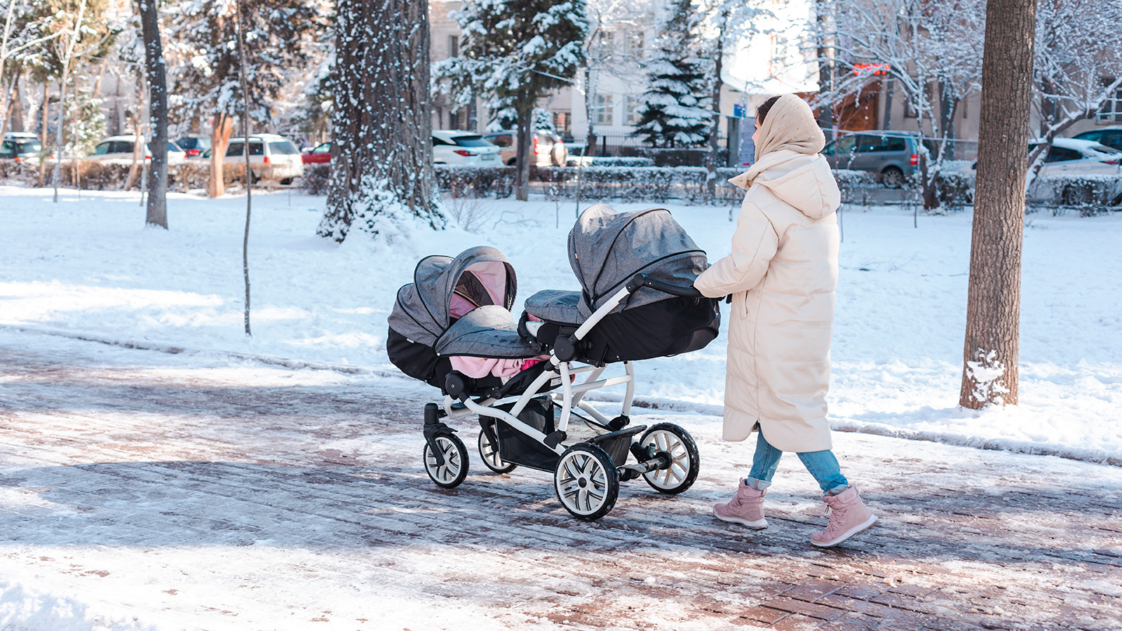 <p>В Госдуме предложили выплатить по 10 тыс. руб. семьям с низким доходом к Новому году</p>