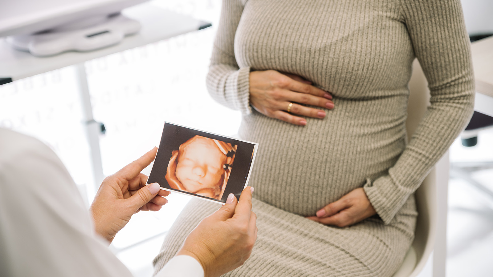 Назван размер максимального пособия по беременности и родам в 2026 году