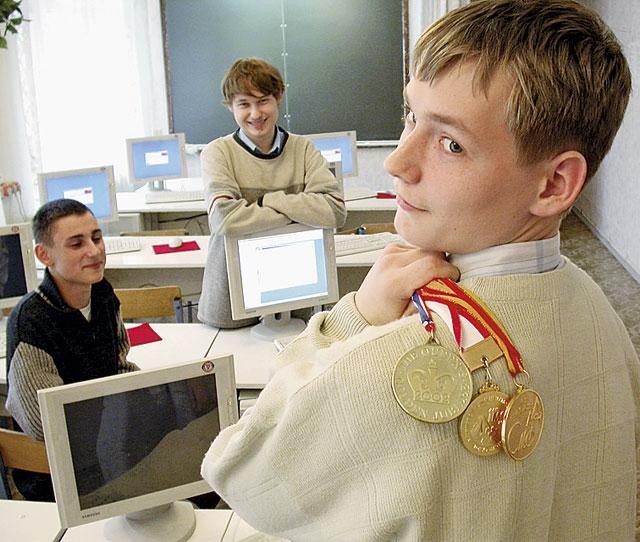 Р. Минниханов поздравил призеров школьных олимпиад