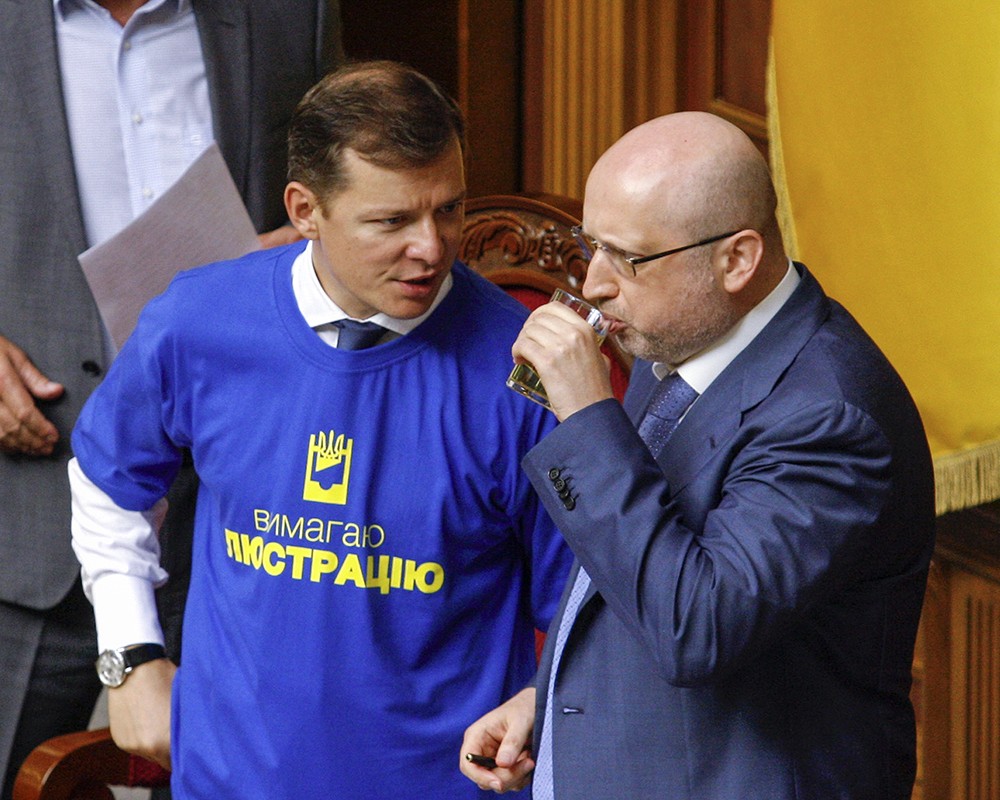 Лидер Радикальной партии Украины Олег Ляшко и спикер Верховной Рады Александр Турчинов (слева направо) 