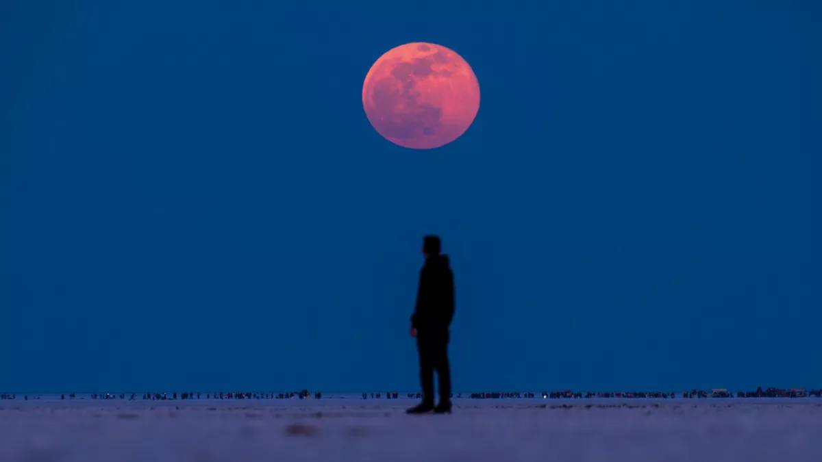 Красная луна