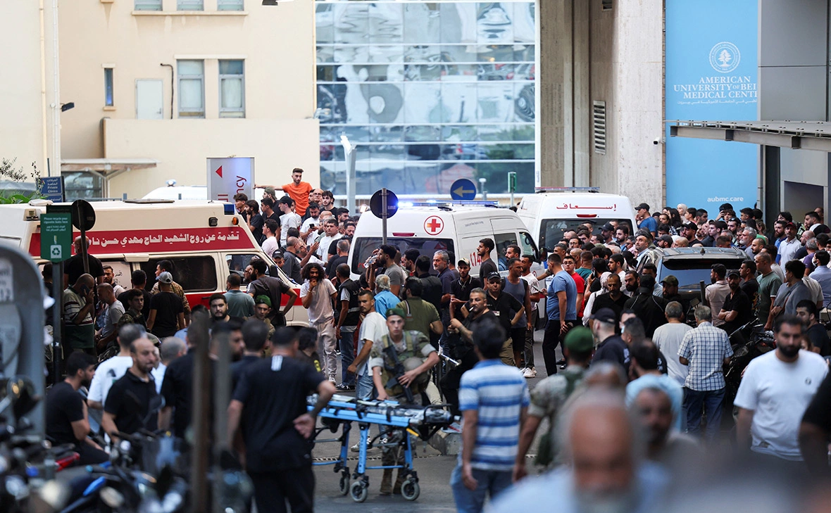 Mohamed Azakir / Reuters